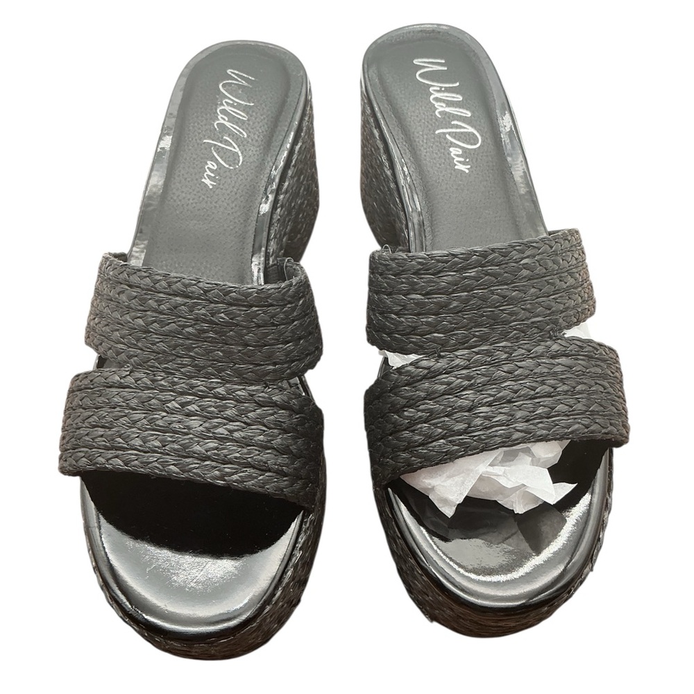 Wild Pair Women's Black Slide Sandals size 9.5